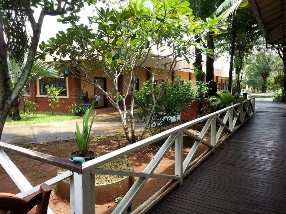 Boom Boom Beach Resort Laem Sing Chanthaburi Bagian luar foto