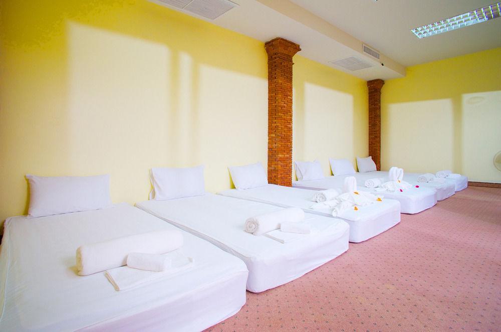 Boom Boom Beach Resort Laem Sing Chanthaburi Bagian luar foto