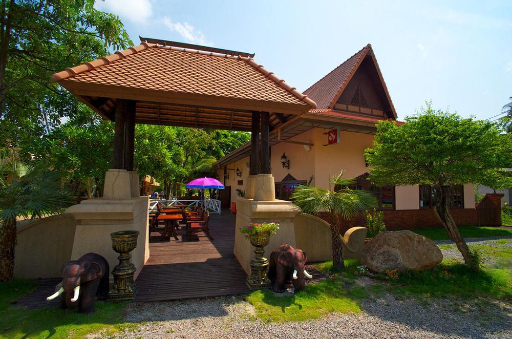 Boom Boom Beach Resort Laem Sing Chanthaburi Bagian luar foto