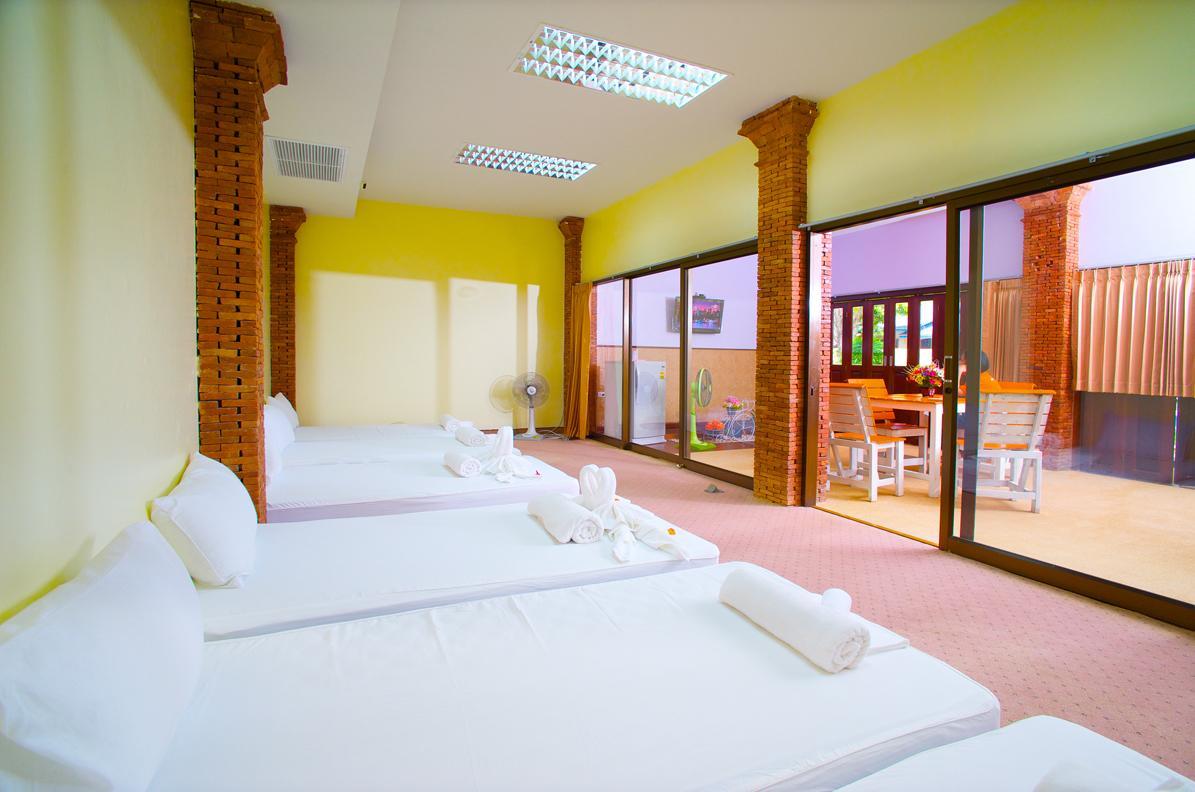 Boom Boom Beach Resort Laem Sing Chanthaburi Bagian luar foto