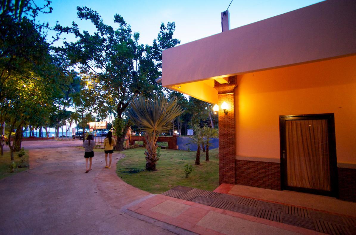 Boom Boom Beach Resort Laem Sing Chanthaburi Bagian luar foto