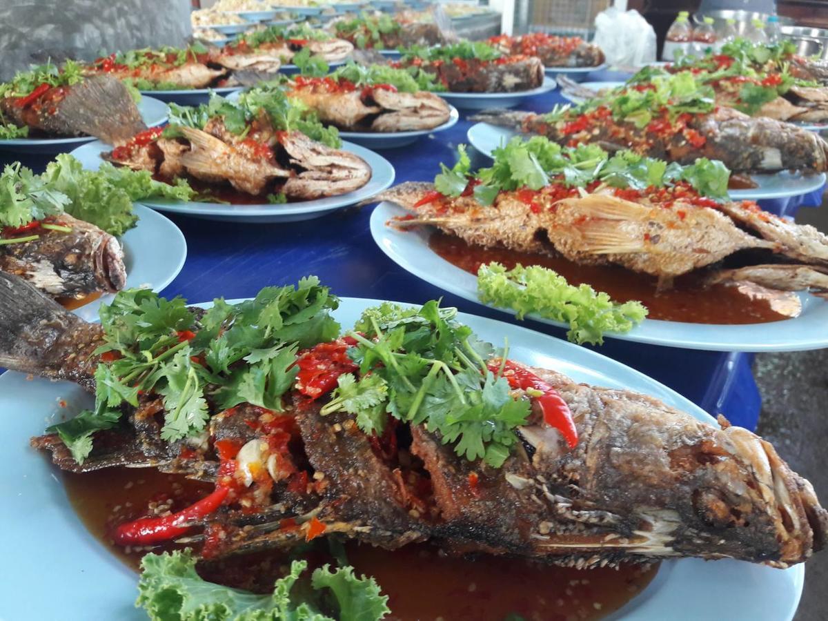 Boom Boom Beach Resort Laem Sing Chanthaburi Bagian luar foto