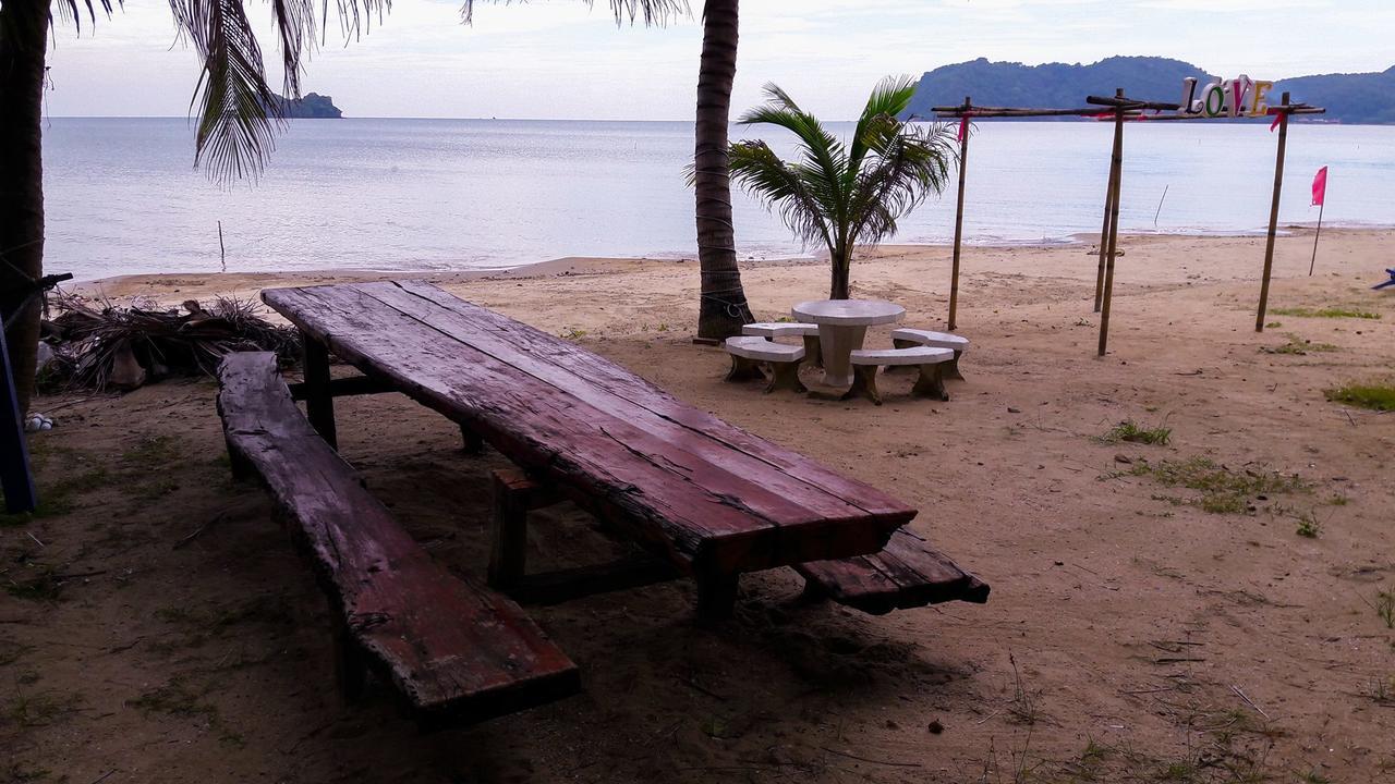Boom Boom Beach Resort Laem Sing Chanthaburi Bagian luar foto