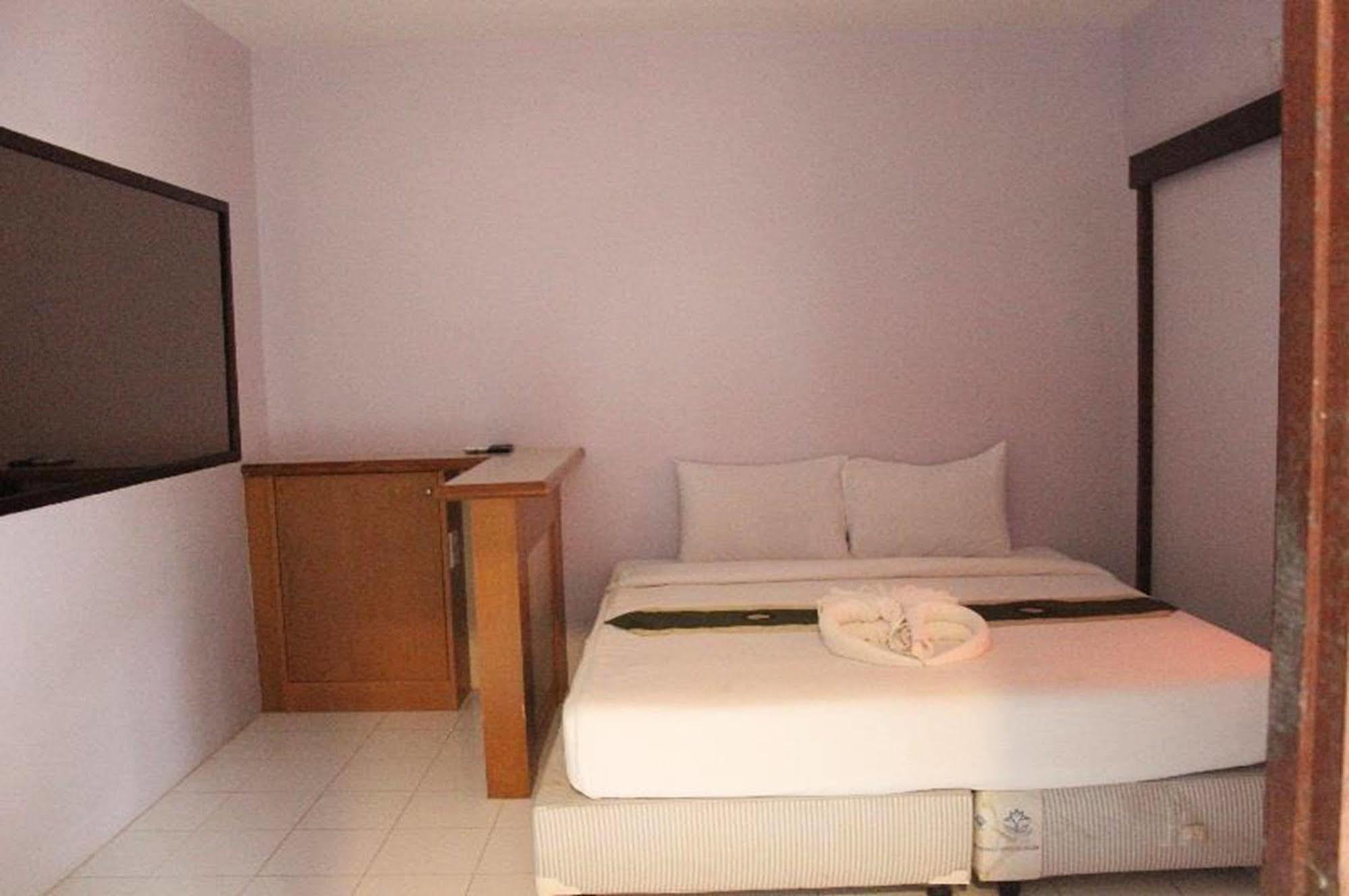 Boom Boom Beach Resort Laem Sing Chanthaburi Bagian luar foto