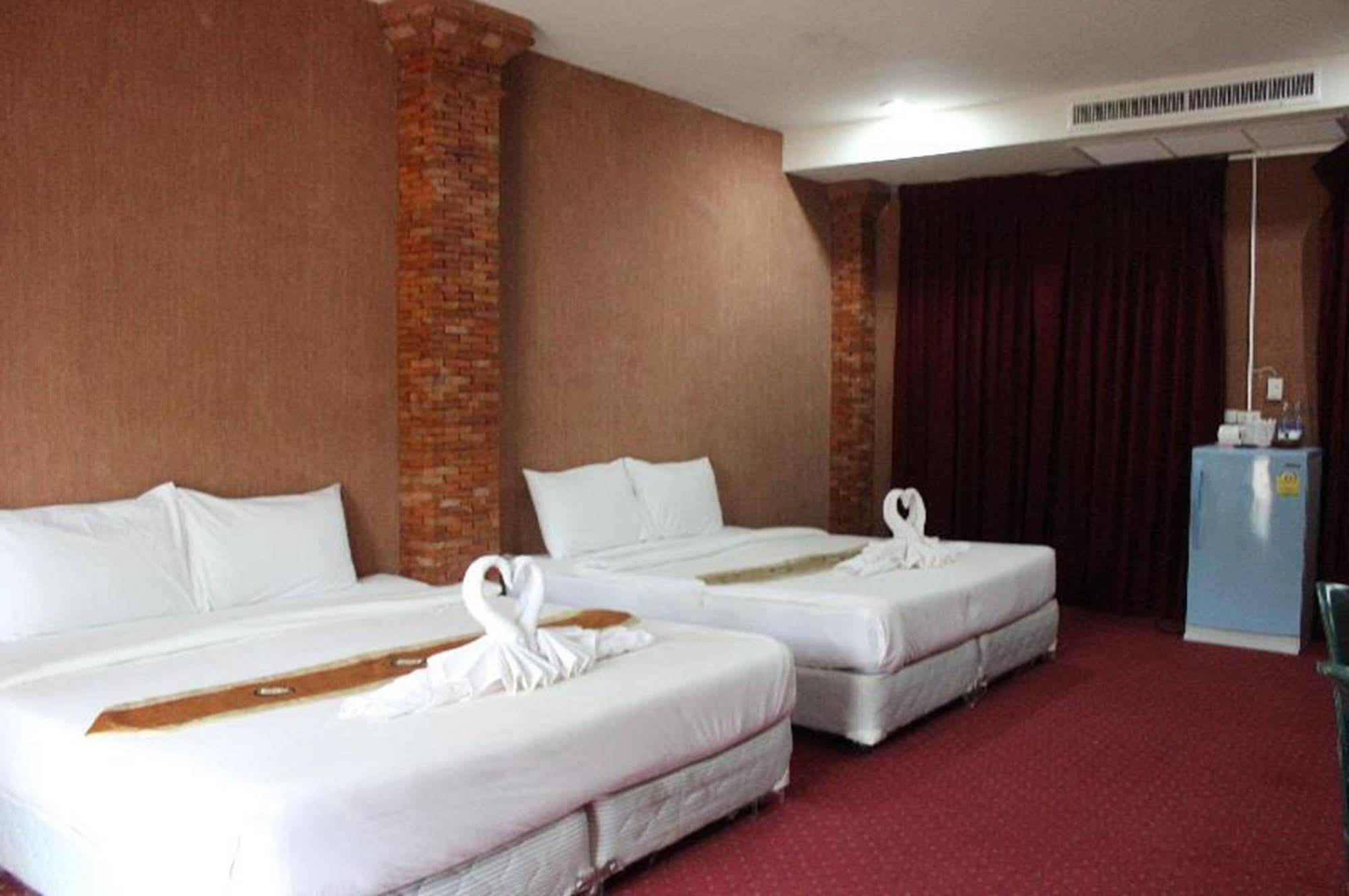 Boom Boom Beach Resort Laem Sing Chanthaburi Bagian luar foto