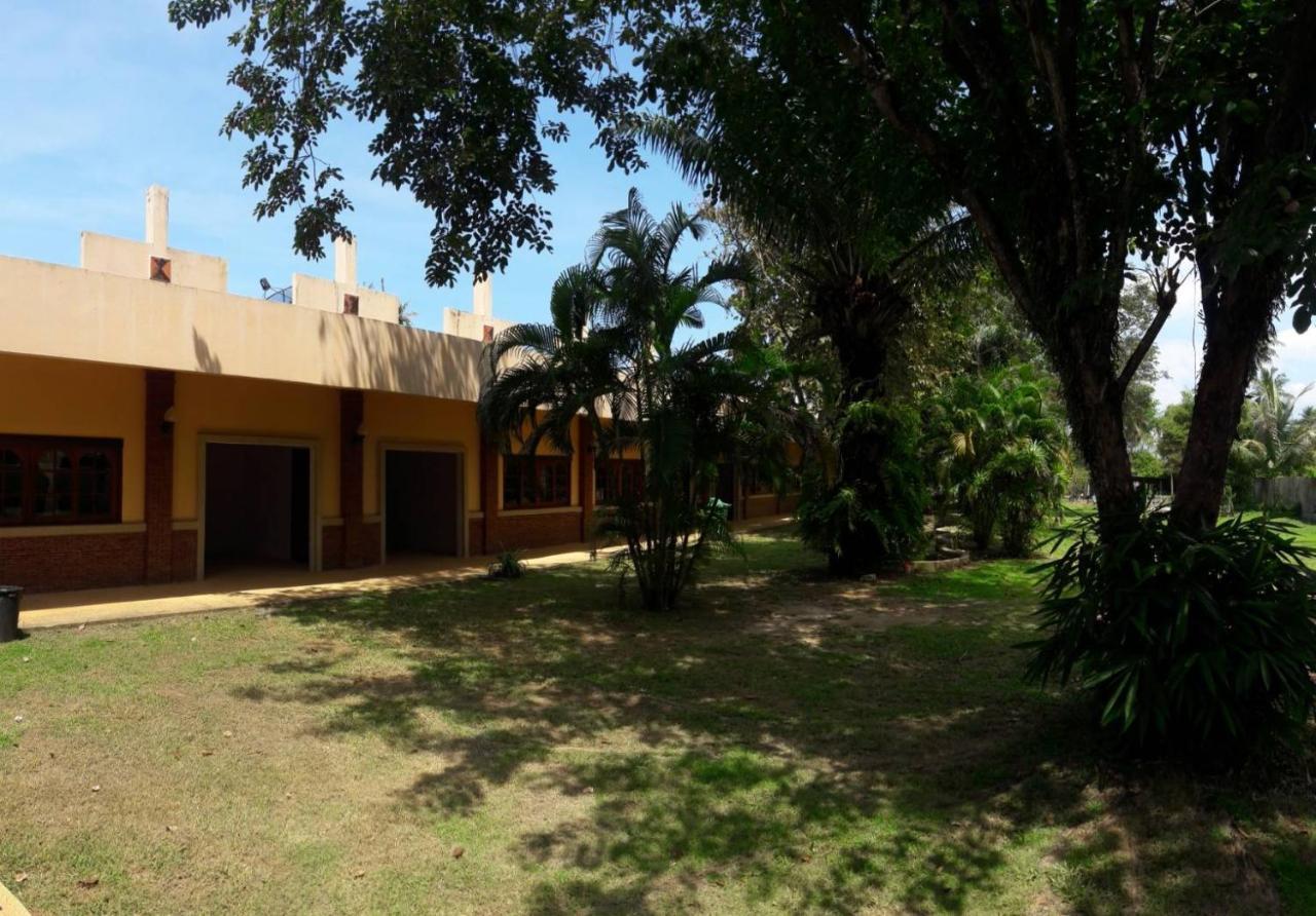 Boom Boom Beach Resort Laem Sing Chanthaburi Bagian luar foto